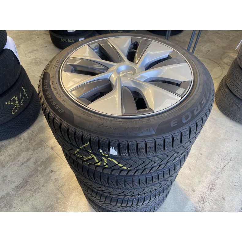 19� Tesla Model Y Ref.249 vinterd�k 