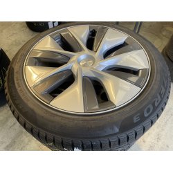 19� Tesla Model Y Ref.249 vinterd�k 