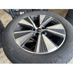 19� Audi Q8 e-tron Ref.A65 sommerd�k 