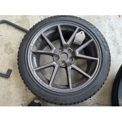 18� Tesla 3 Ref.A53 vinterd�k 