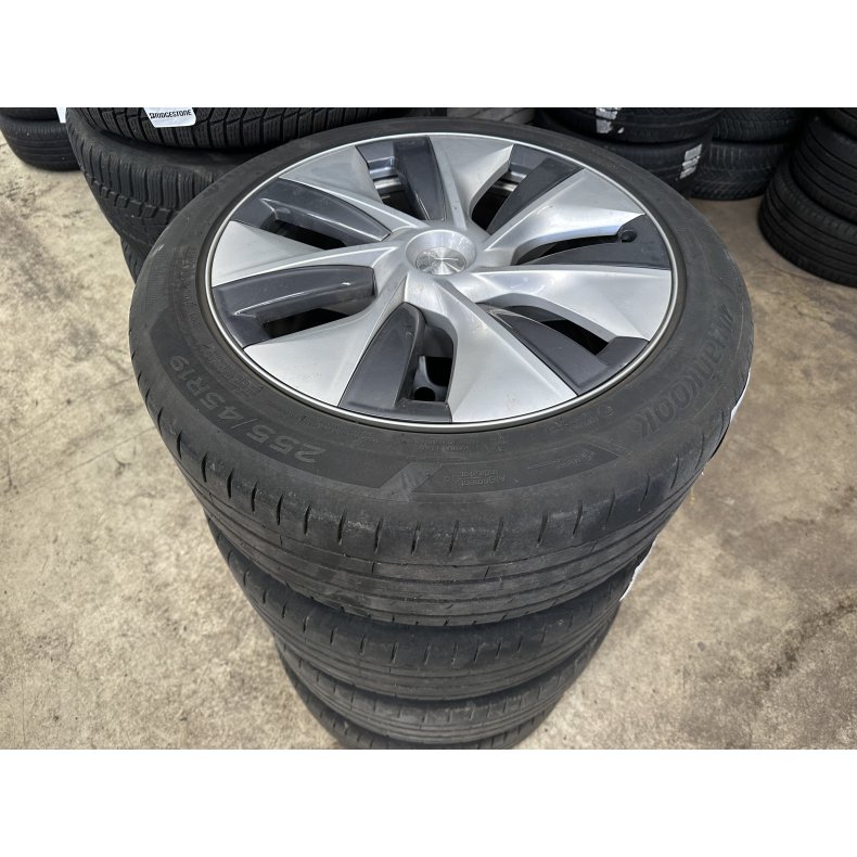 19� Tesla Model Y Ref.Z9 sommerd�k 