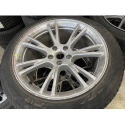 19� Tesla Model Y Ref.A63 vinterd�k 