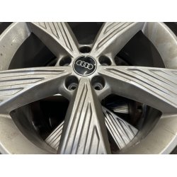 19� Audi Q4 Ref.194 sommerd�k 