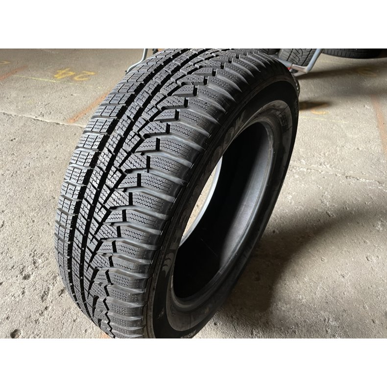 17 Hankook 215/60r17 Ref.W3 vinter