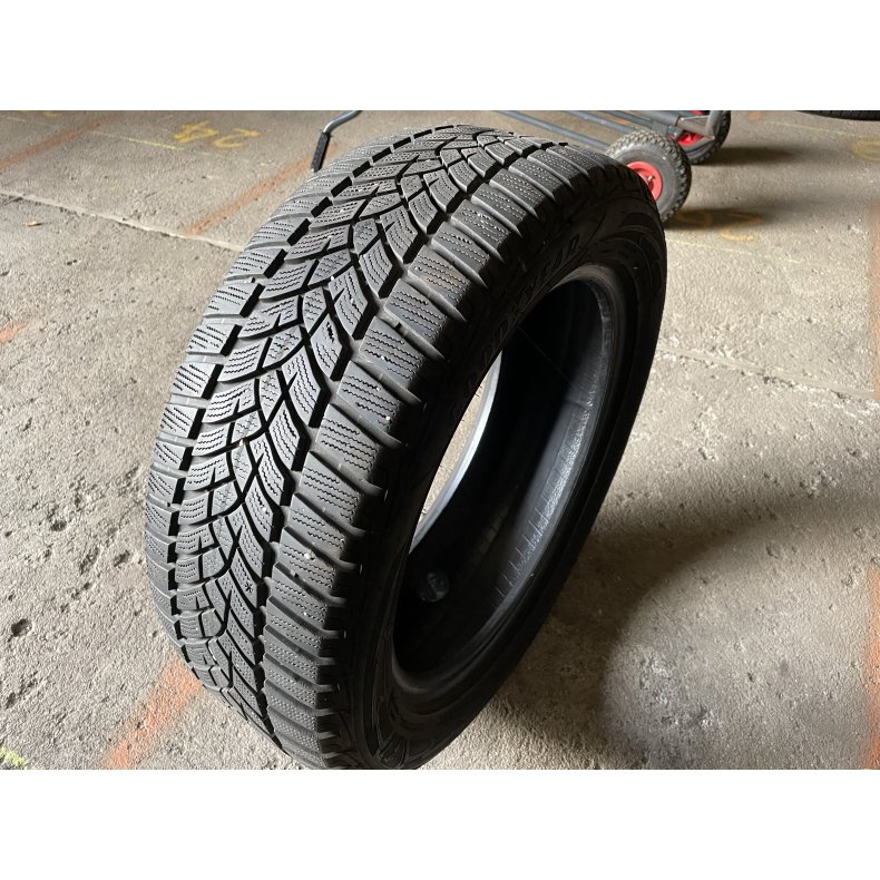 17 GoodYear 215/55r17 Ref.W5 vinter