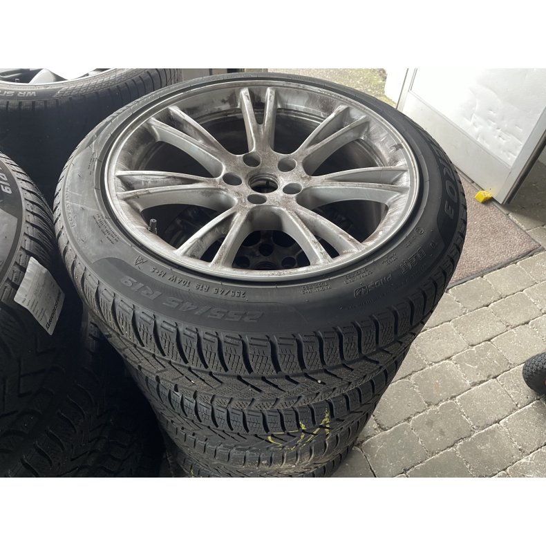19� Tesla Model Y Ref.K4 vinterd�k 