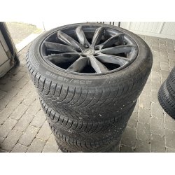 18� Tesla Model 3 Ref.K23 vinterd�k 