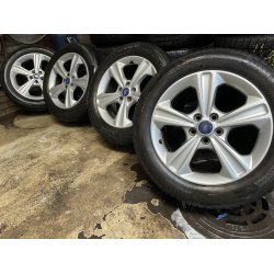 17 Ford Kuga Ref.198 vinterdk 