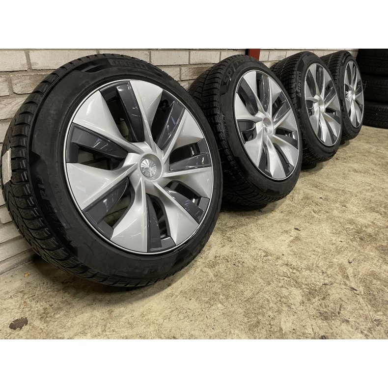 19 Tesla Model Y Ref.209 vinterdk 