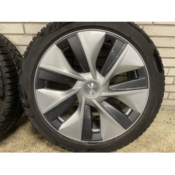 19 Tesla Model Y Ref.209 vinterdk 