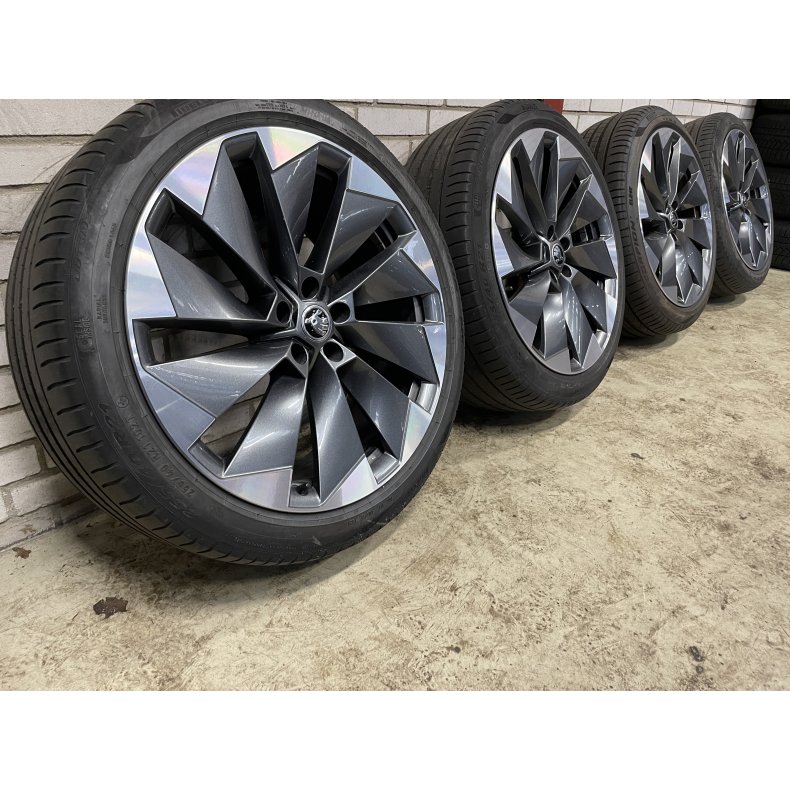 21 SKODA Enyaq Ref.230 sommerdk 