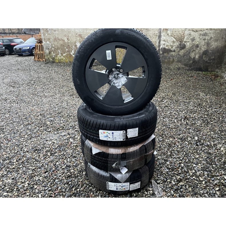 19 fabriksnye Audi E-tron 55 Quattro Ref.445 vinterdk 