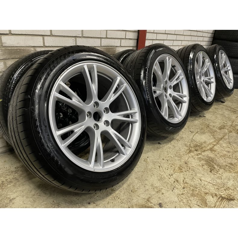 19 Tesla Model Y Ref.844 sommerdk 