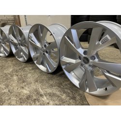 20 Audi Q4 aluflge Ref.M112 