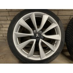 19 Tesla Model 3 Ref.K3A helrsdk 