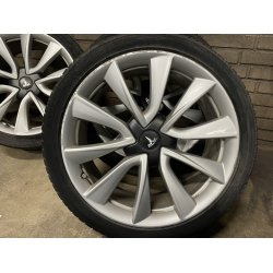 19 Tesla Model 3 Ref.K3A helrsdk 