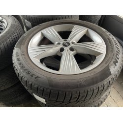 19� Audi Q4 Ref.K5 vinterd�k 