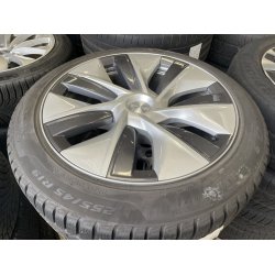 19� Tesla Model Y Ref.103 vinterd�k 