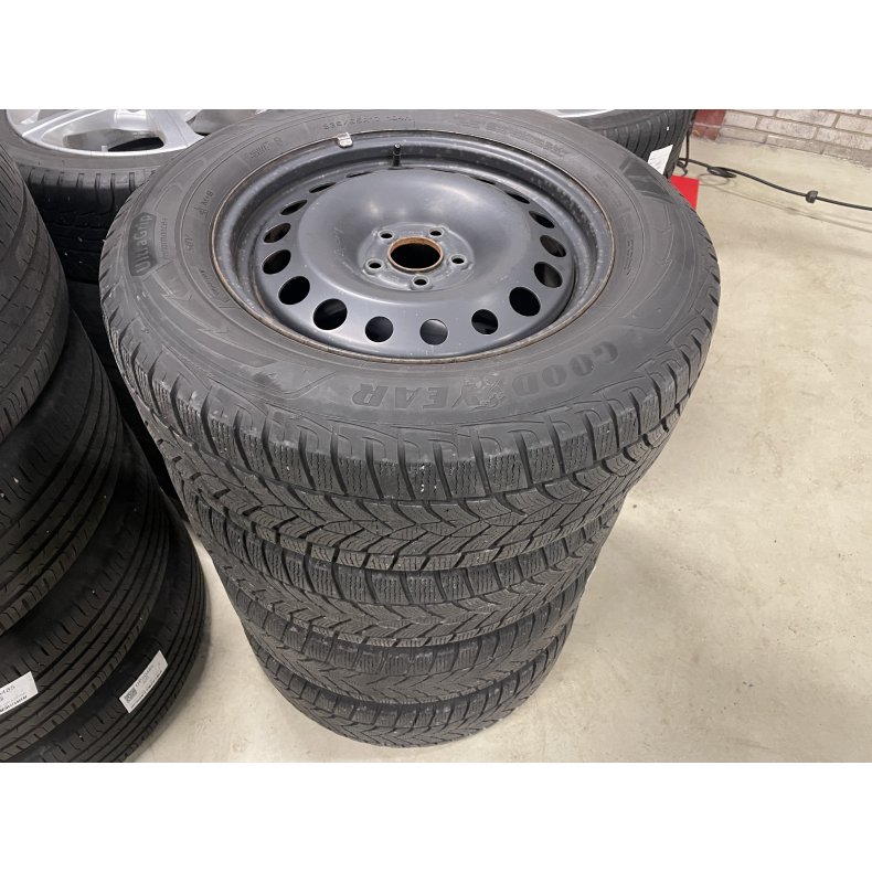 17� Ford Kuga Plug-in Ref.143 vinterd�k 