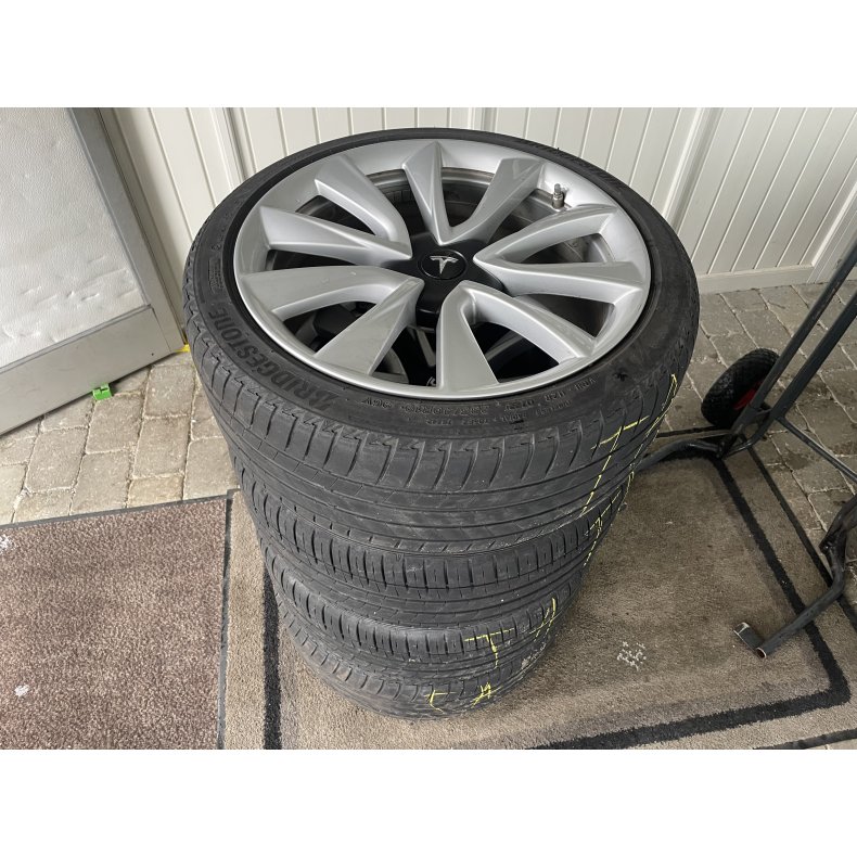 19� Tesla Model 3 Ref.853 sommerd�k 