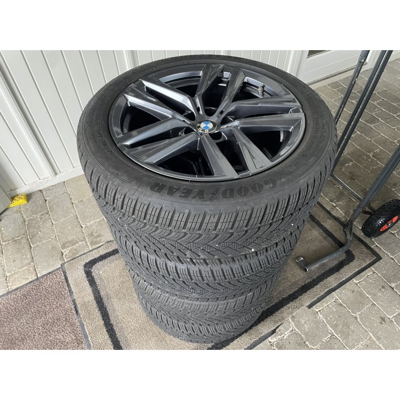 17� BMW I4 Ref.P10 vinterd�k 