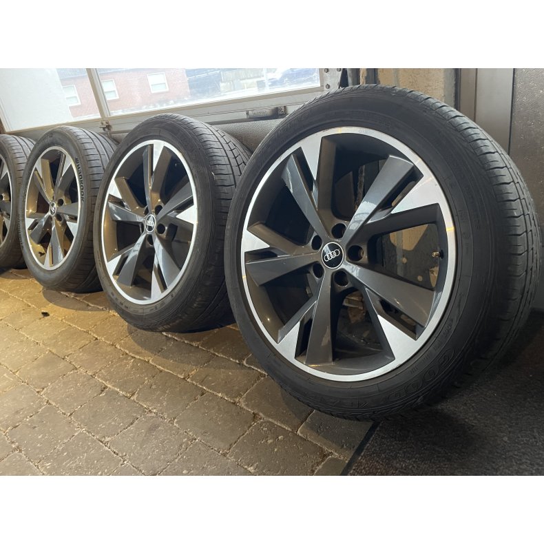 20� Audi Q4 Ref.731 sommerd�k 