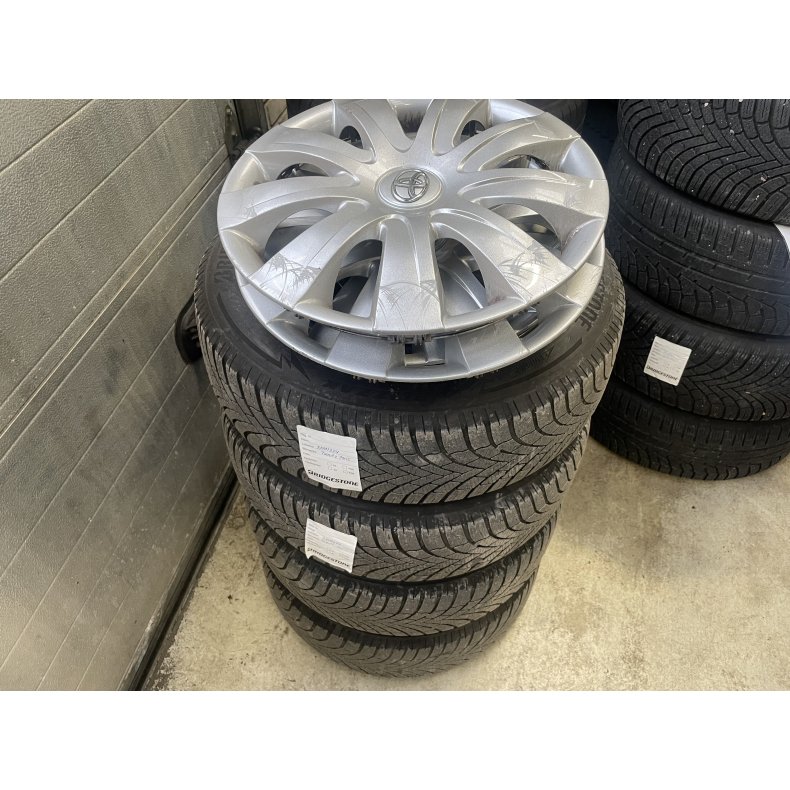 15� Toyota Yaris Ref.A27 vinterd�k