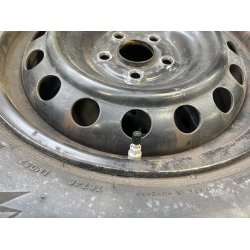 15� Toyota Yaris Ref.A27 vinterd�k