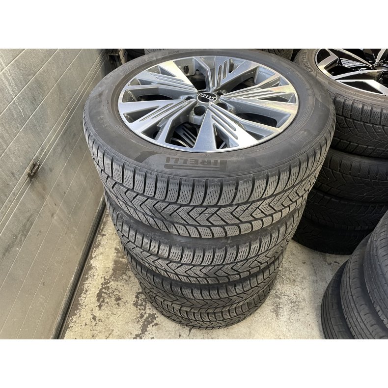 19� Audi Q4 Ref.107 vinterd�k 