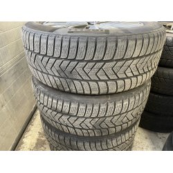 19� Audi Q4 Ref.107 vinterd�k 