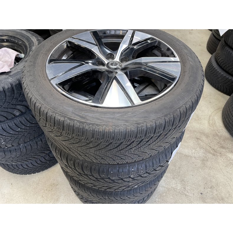 19� Volvo XC40 Ref.232 vinterd�k 