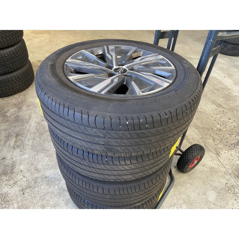 17� Hyundai Tucson Ref.212C sommerd�k 