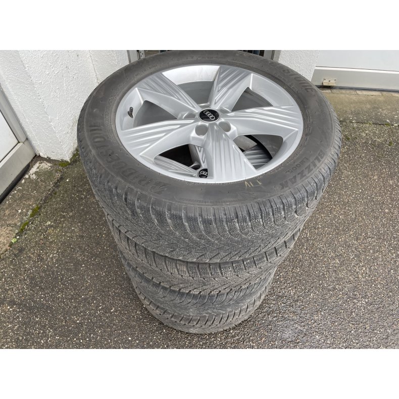 19� Audi Q4 Ref.752 vinterd�k 