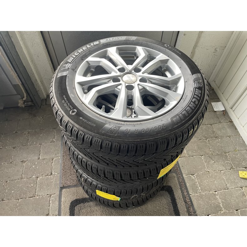 16� Kia Niro Ref.729A vinterd�k 