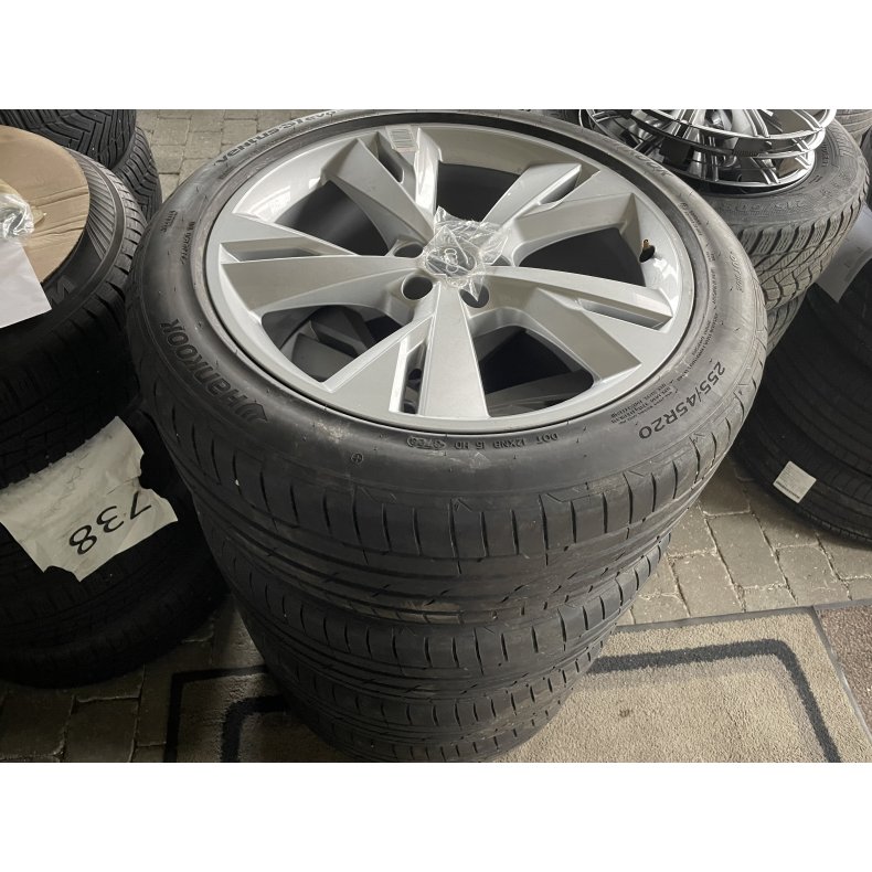 20� Audi Q4 Ref.837A sommerd�k 