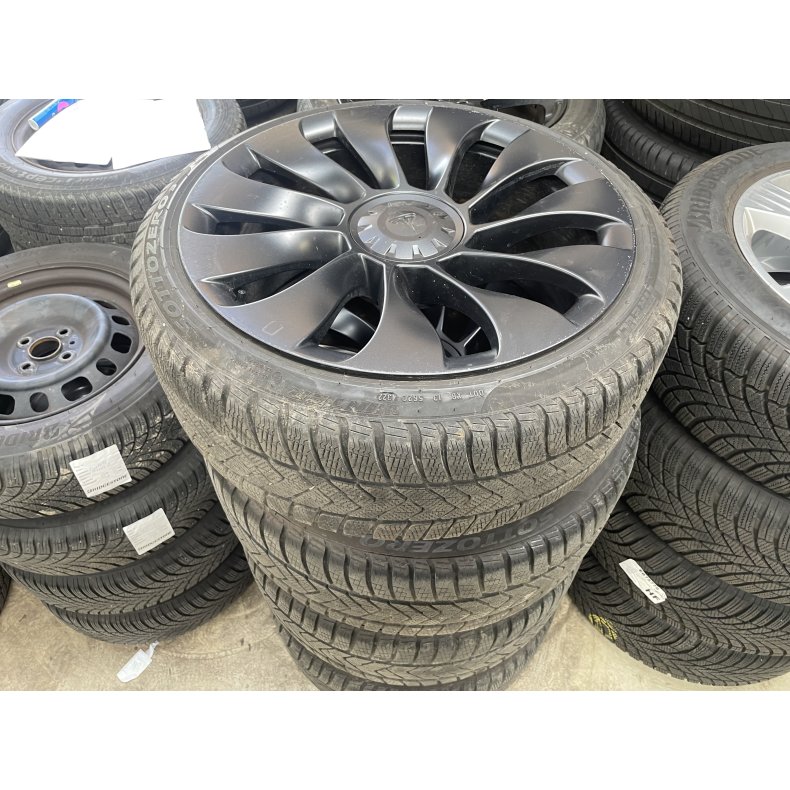 21� Tesla Model Y Ref.255 vinterd�k 