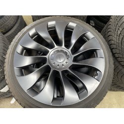 21� Tesla Model Y Ref.255 vinterd�k 