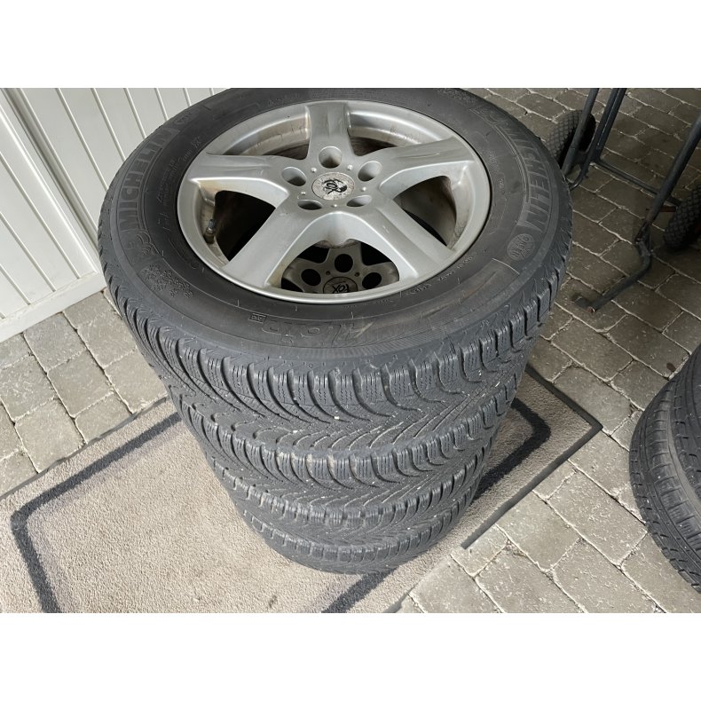 16� Toyota CH-R Ref.883 vinterd�k 