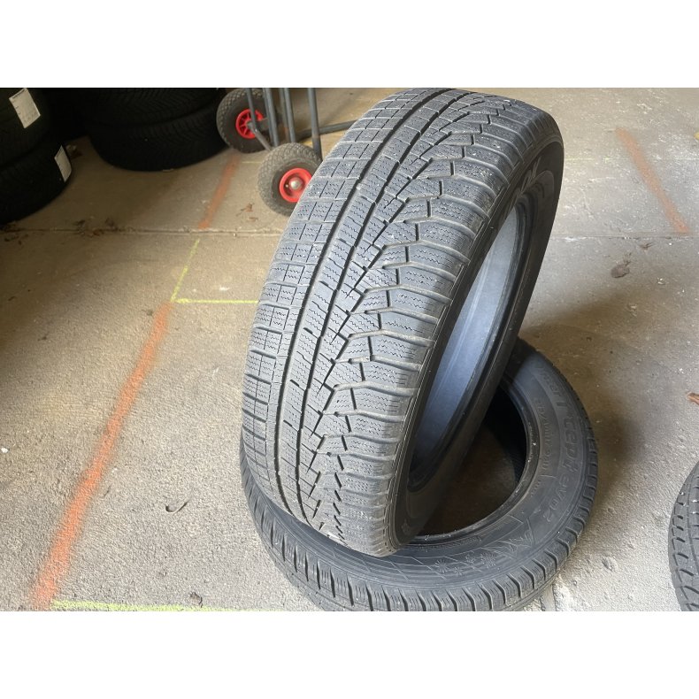 DÆK 215/60r17 Hankook Ref.L20 vinter 