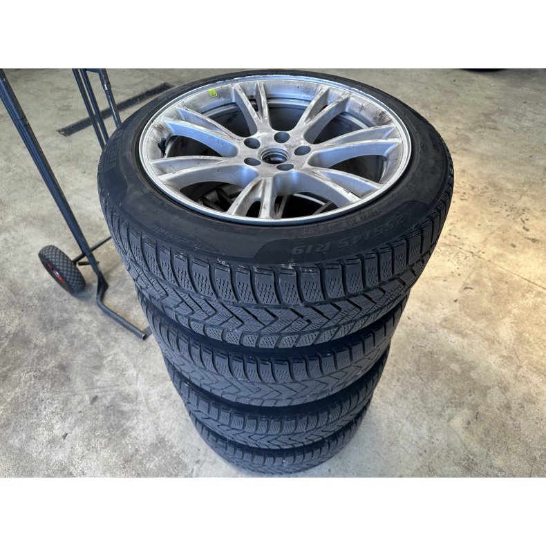 19� Tesla Model Y Ref.Z11 vinterd�k 