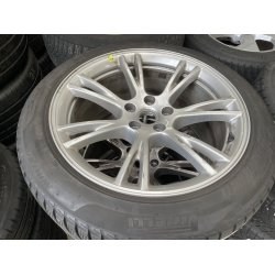 19� Tesla Model Y Ref.164 vinterd�k 