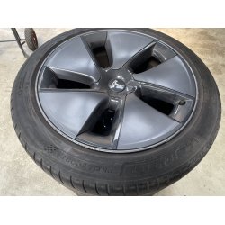 18� Tesla Model 3 Ref.1005 sommerd�k 