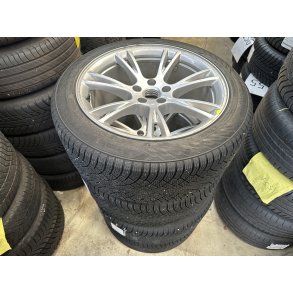 19� Tesla Model Y Ref.252 vinterd�k 