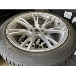 19� Tesla Model Y Ref.A58 vinterd�k 