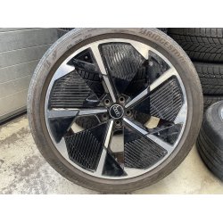 21� Audi Q4 Ref.213 sommerd�k 