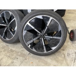 21� Audi Q4 Ref.213 sommerd�k 