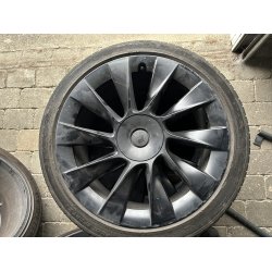 20� Tesla Model Y Ref.881 sommerd�k 