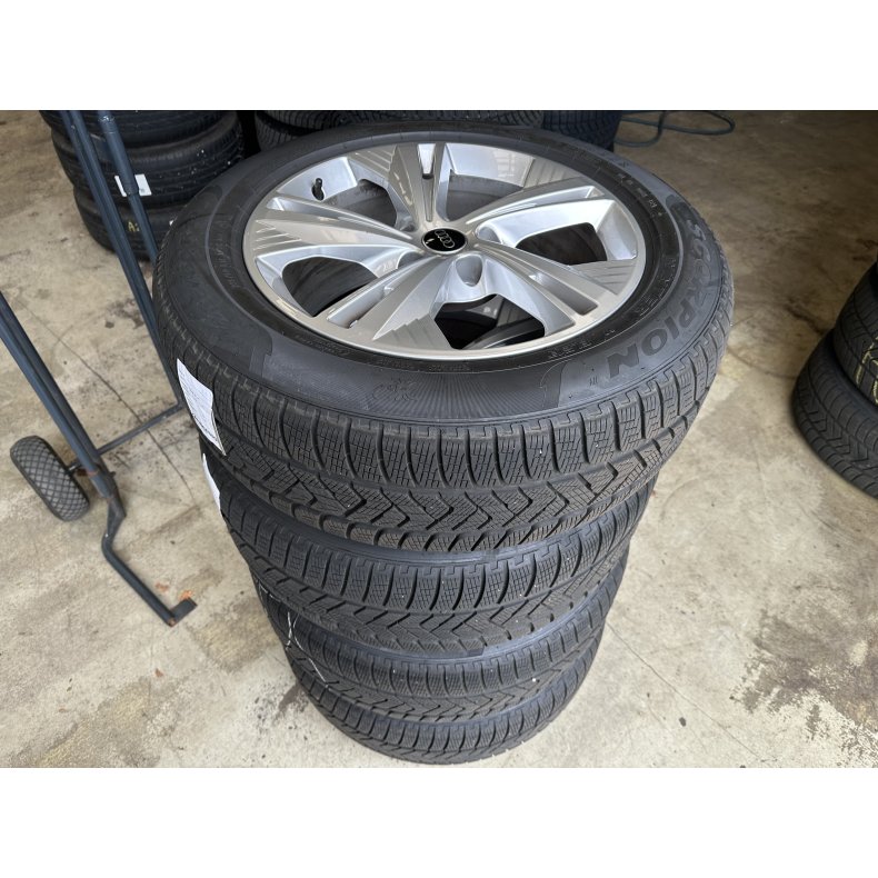 19� Audi Q6 Ref.A61 vinterd�k 