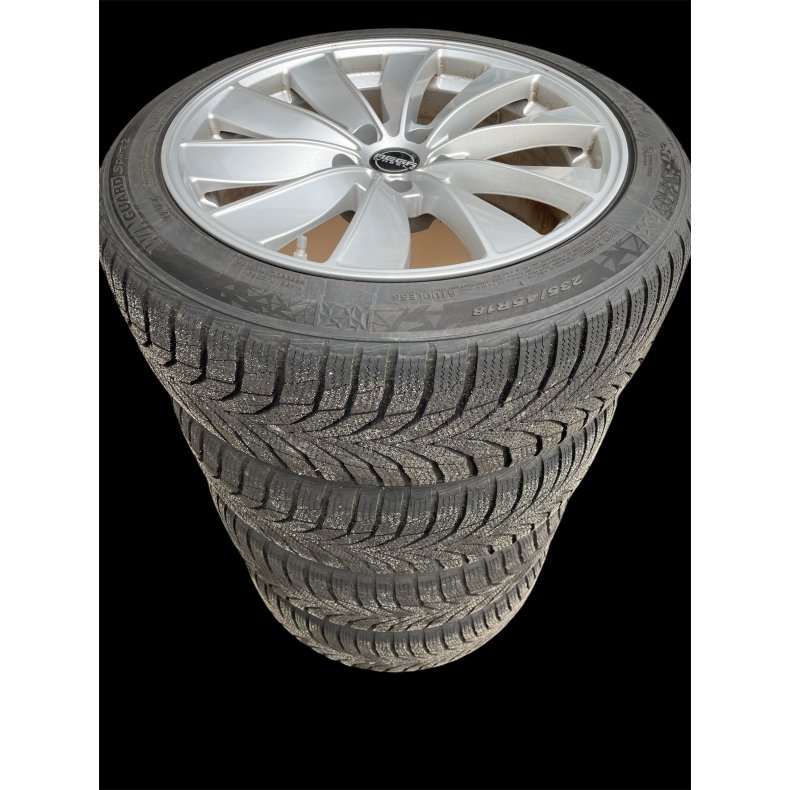 19 Tesla Model 3 235/45r18 Ref.P19 vinter